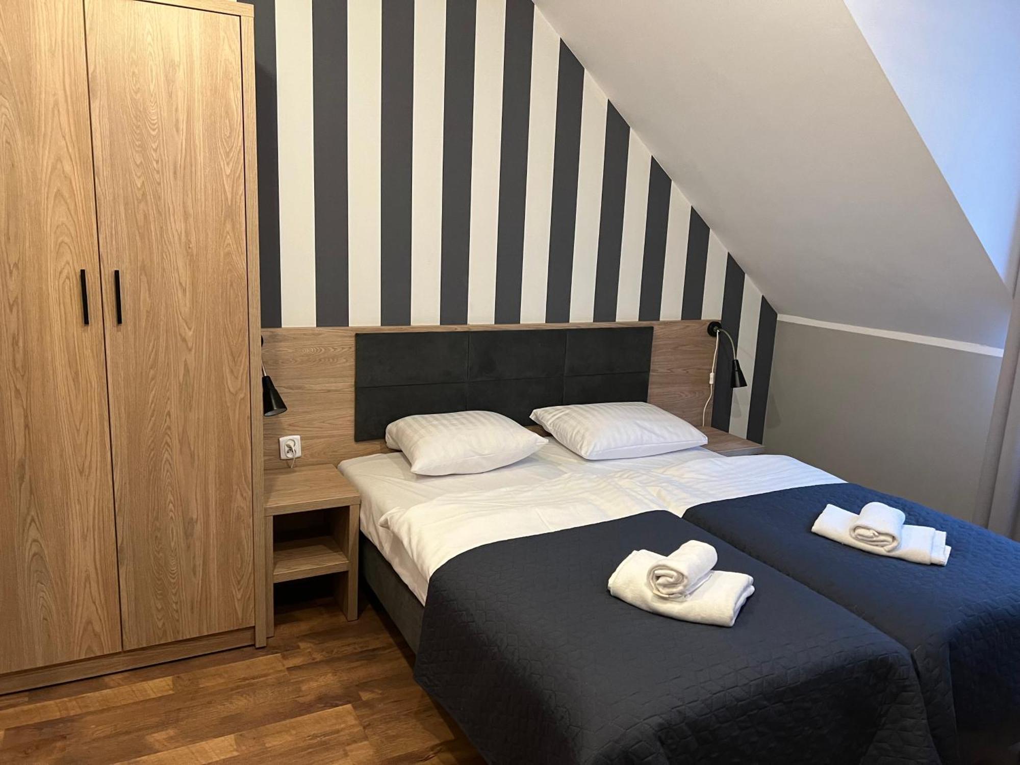 Zlote Gory - Czarna Gora Bed & Breakfast Sienna  Dış mekan fotoğraf