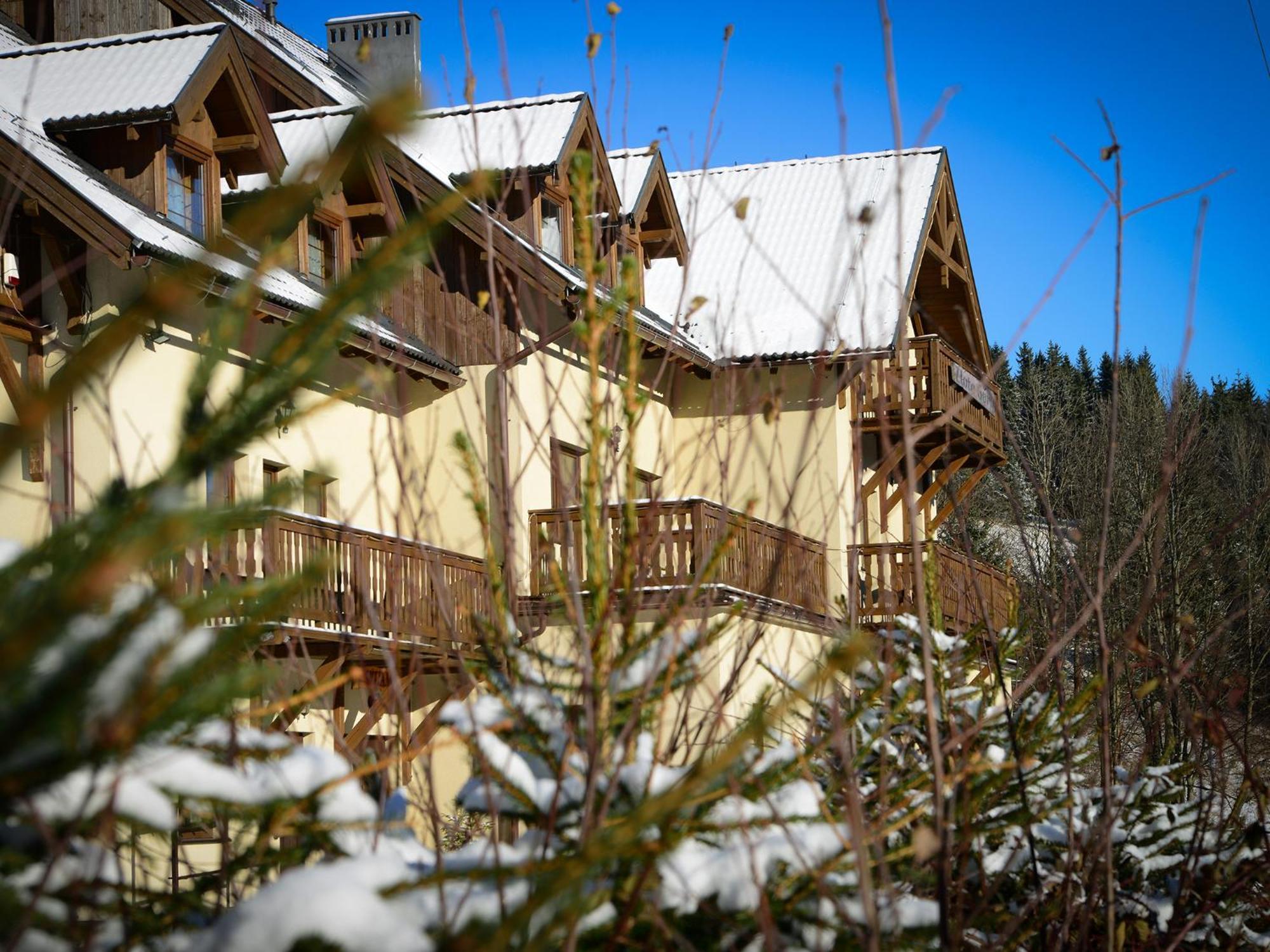 Zlote Gory - Czarna Gora Bed & Breakfast Sienna  Dış mekan fotoğraf
