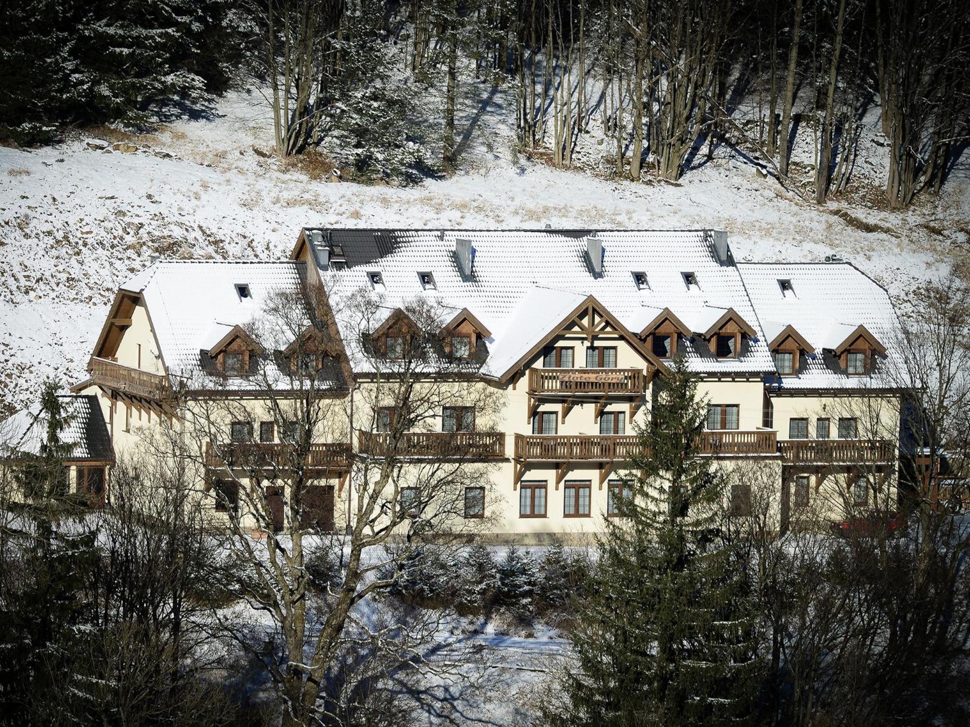 Zlote Gory - Czarna Gora Bed & Breakfast Sienna  Dış mekan fotoğraf
